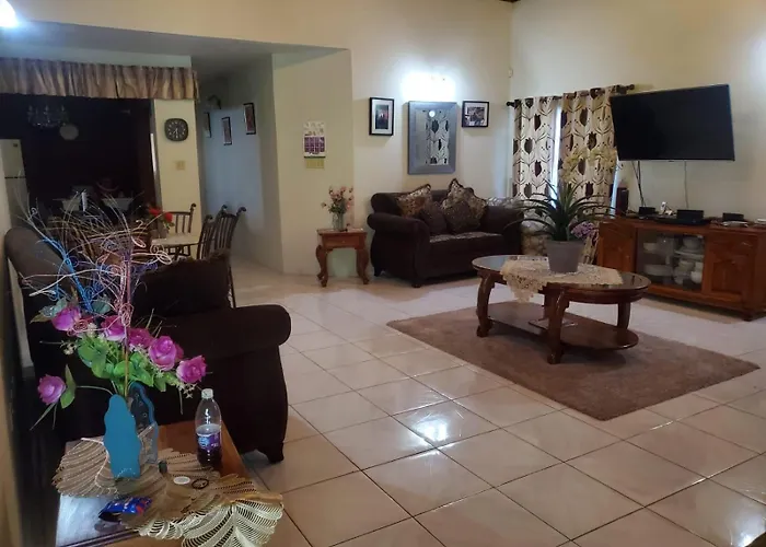 Ferienhaus Montego Bay 3-Bed Home Sleeps 6 Parking & Garden *